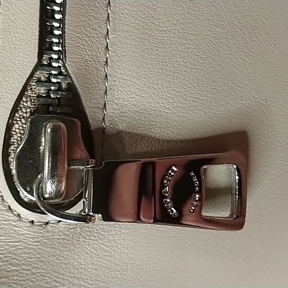 Coach Signature Satchel Long Strap - Picture 6 of 16